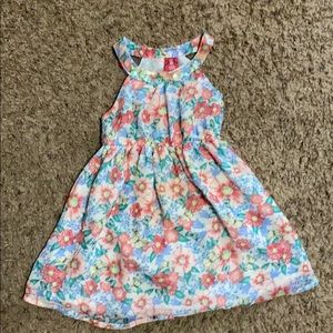 Toddler girl’s dress.